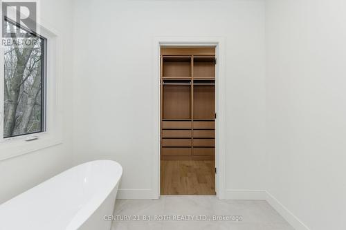 56 Brennan Avenue, Barrie, ON - Indoor Photo Showing Bathroom