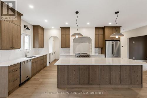 56 Brennan Avenue, Barrie, ON - Indoor Photo Showing Kitchen With Double Sink With Upgraded Kitchen