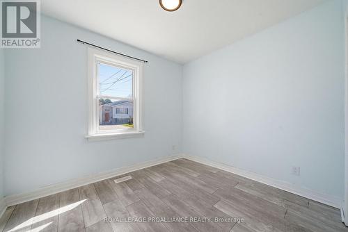 38 Oak Street, Belleville (Belleville Ward), ON - Indoor Photo Showing Other Room