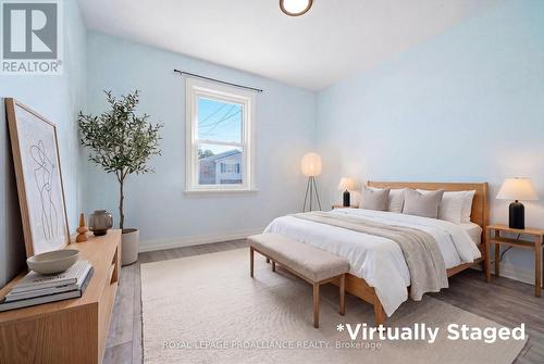 38 Oak Street, Belleville (Belleville Ward), ON - Indoor Photo Showing Bedroom
