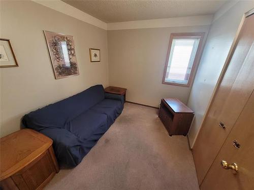 266 Island Lakes Dr, Winnipeg, MB 