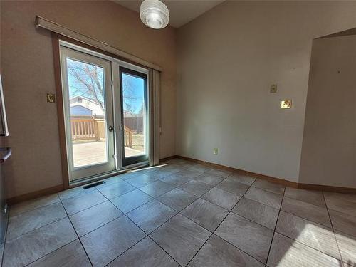 266 Island Lakes Dr, Winnipeg, MB 
