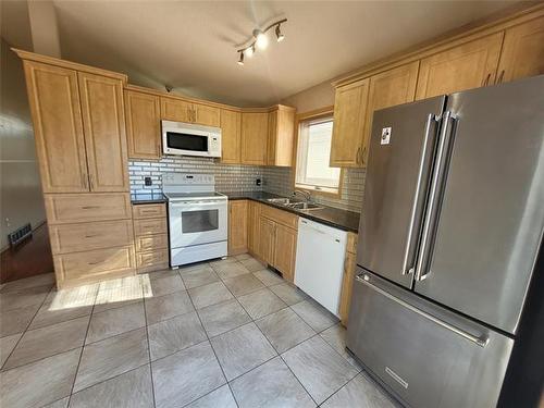 266 Island Lakes Dr, Winnipeg, MB 