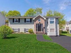 96 Lochiel Circle  Cole Harbour, NS B2W 6H1
