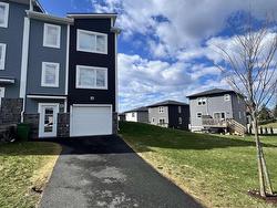 17 Grosse Street  Beechville, NS B3T 0M7