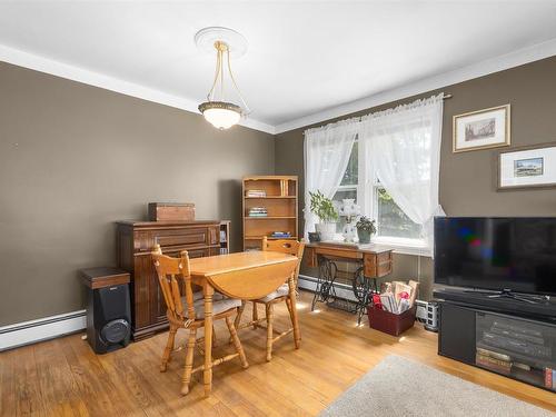 8 Curley Drive, Dartmouth, NS 