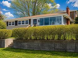 8 Curley Drive  Dartmouth, NS B2Y 1X8