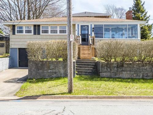 8 Curley Drive, Dartmouth, NS 