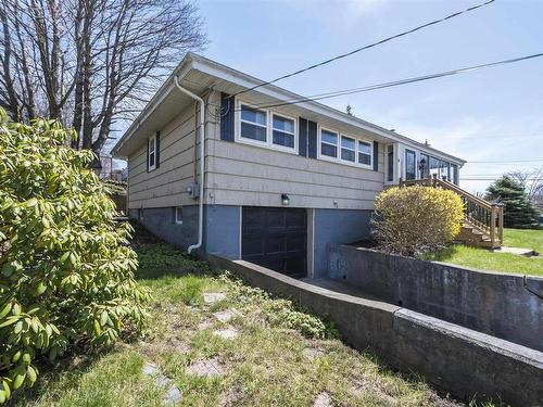 8 Curley Drive, Dartmouth, NS 