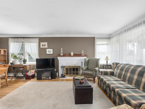 8 Curley Drive, Dartmouth, NS 