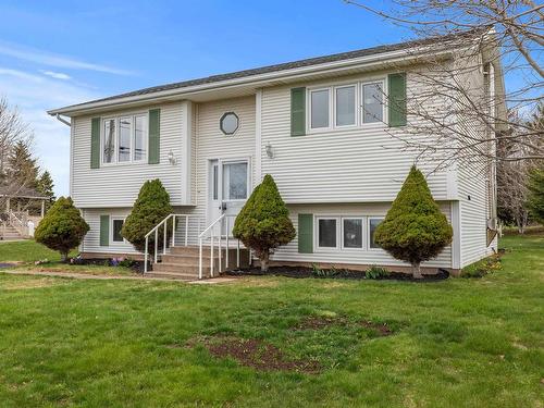 2 Kenwood Circle  Charlottetown, PE C1E 1Z8