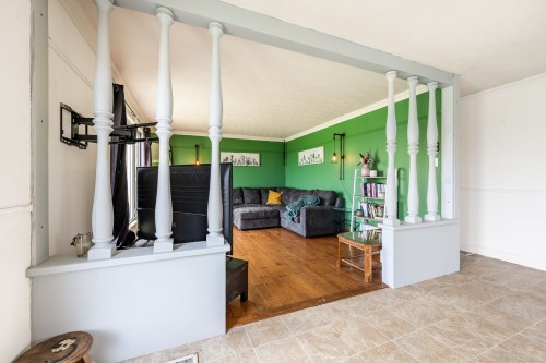 Salon - 541 1Er Rang E., Sainte-Christine, QC - Indoor