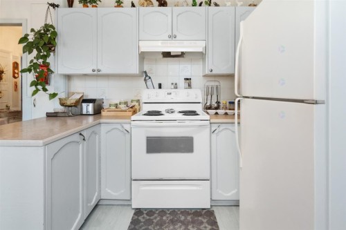 Kitchen - 330  - 332 Av. Westminster N., Montréal-Ouest, QC - Indoor Photo Showing Kitchen
