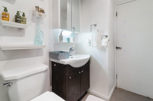Bathroom - 330  - 332 Av. Westminster N., Montréal-Ouest, QC - Indoor Photo Showing Bathroom