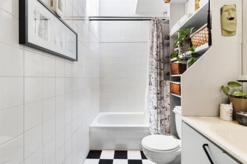 Bathroom - 330  - 332 Av. Westminster N., Montréal-Ouest, QC - Indoor Photo Showing Bathroom