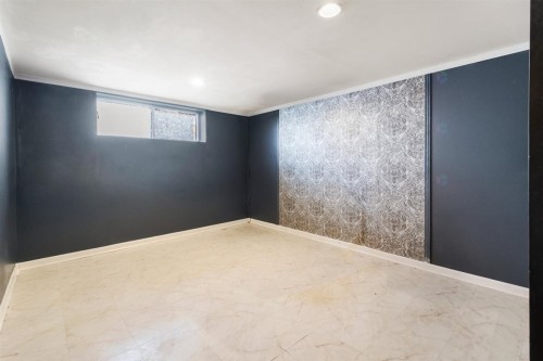 Basement - 330  - 332 Av. Westminster N., Montréal-Ouest, QC - Indoor Photo Showing Other Room