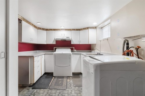 Kitchen - 330  - 332 Av. Westminster N., Montréal-Ouest, QC - Indoor Photo Showing Laundry Room