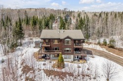 56  - 56A Ch. de la Vieille-Rivière  Petite-Rivière-Saint-François, QC G0A 2L0