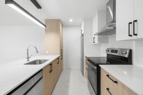 Cuisine - 6-1369 Rue Notre-Dame, L'Ancienne-Lorette, QC - Indoor Photo Showing Kitchen With Upgraded Kitchen