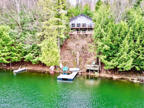Façade - 9 Ch. Du Lac-Morin, Bowman, QC - Outdoor With Body Of Water