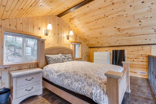 Chambre à coucher principale - 9 Ch. Du Lac-Morin, Bowman, QC - Indoor Photo Showing Bedroom