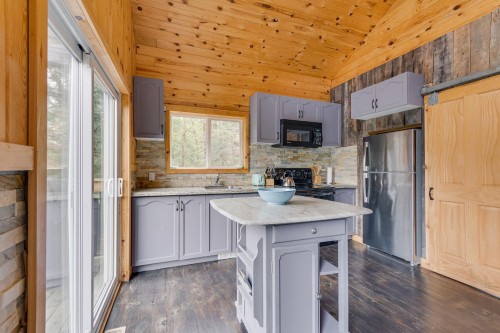 Cuisine - 9 Ch. Du Lac-Morin, Bowman, QC - Indoor Photo Showing Kitchen