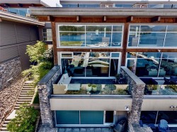 305-368 Main St Tofino, BC V0R 3A0