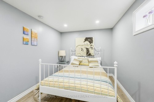 624 Upper Ottawa Street, Hamilton, ON - Indoor Photo Showing Bedroom