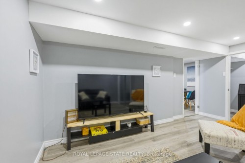 624 Upper Ottawa Street, Hamilton, ON - Indoor