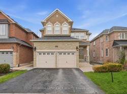120 Deerwood Crescent  Richmond Hill, ON L4E 4B2