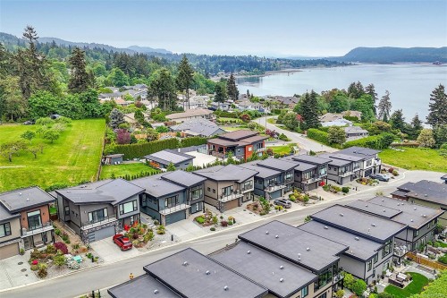4230 Skye Rd, Ladysmith, BC 