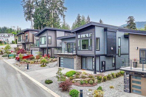 4230 Skye Rd, Ladysmith, BC 