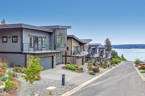 4230 Skye Rd, Ladysmith, BC 