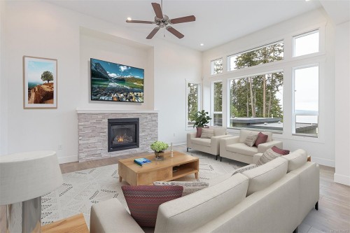 4230 Skye Rd, Ladysmith, BC 