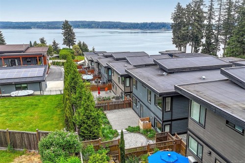 4230 Skye Rd, Ladysmith, BC 