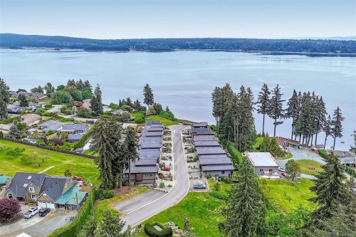 4230 Skye Rd, Ladysmith, BC 