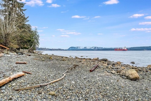 4230 Skye Rd, Ladysmith, BC 