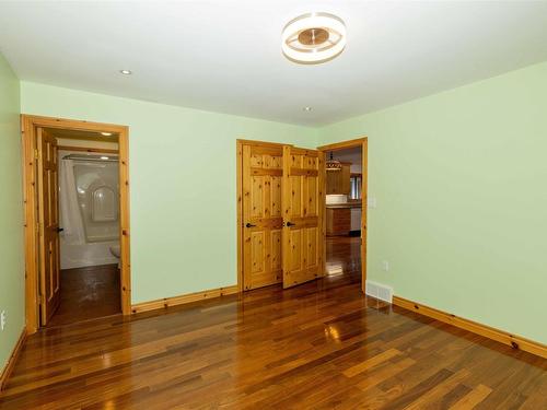 477 Highway 586, Thunder Bay, ON - Indoor Photo Showing Other Room