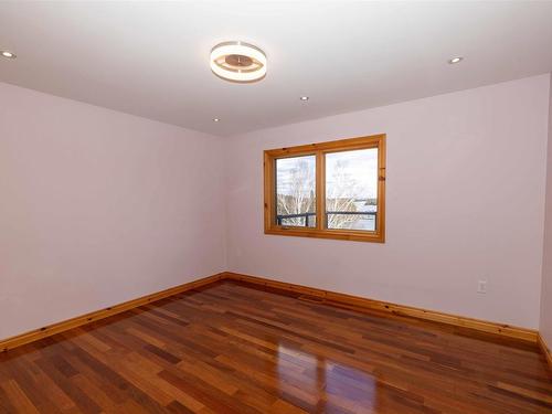 477 Highway 586, Thunder Bay, ON - Indoor Photo Showing Other Room