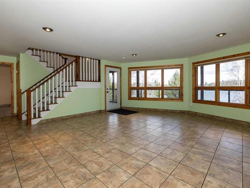 477 Highway 586, Thunder Bay, ON - Indoor Photo Showing Other Room