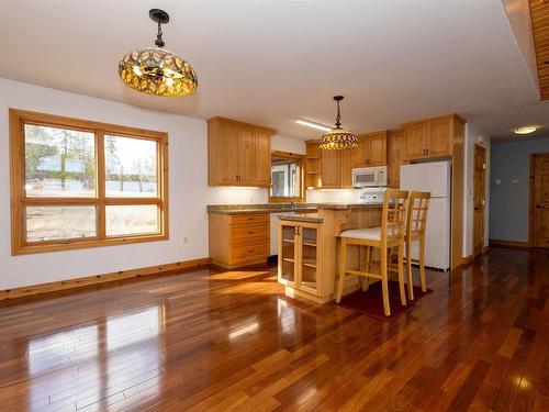 477 Highway 586, Thunder Bay, ON - Indoor Photo Showing Kitchen