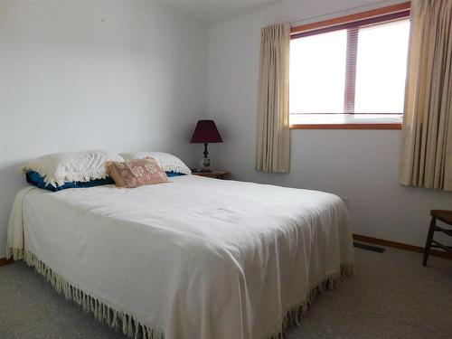 68 Plummer Road, Eagle River, ON - Indoor Photo Showing Bedroom