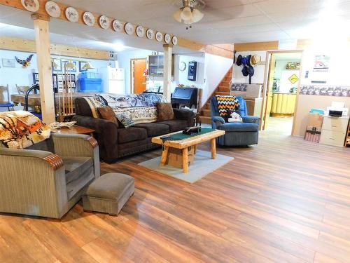 68 Plummer Road, Eagle River, ON - Indoor Photo Showing Living Room