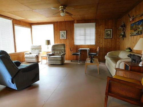 150 White Wing Road, Ear Falls, ON - Indoor Photo Showing Living Room