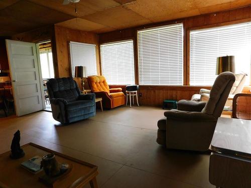 150 White Wing Road, Ear Falls, ON - Indoor Photo Showing Living Room