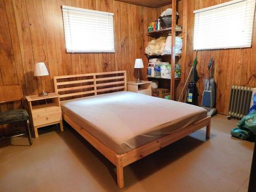 150 White Wing Road, Ear Falls, ON - Indoor Photo Showing Bedroom