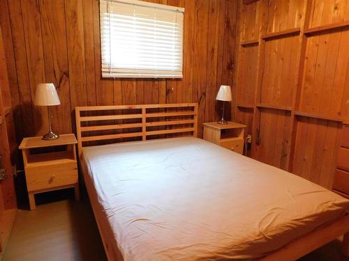 150 White Wing Road, Ear Falls, ON - Indoor Photo Showing Bedroom
