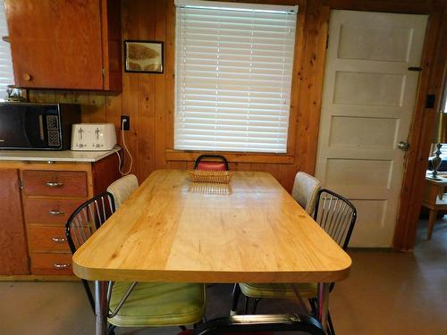 150 White Wing Road, Ear Falls, ON - Indoor Photo Showing Dining Room