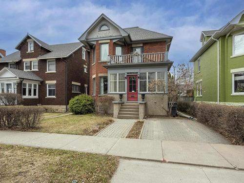 327 Catherine Street  Thunder Bay, ON P7E 1K7