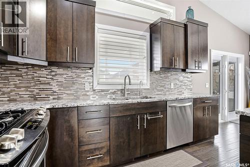 2539 Linner Way, Regina, SK - Indoor Photo Showing Kitchen With Upgraded Kitchen